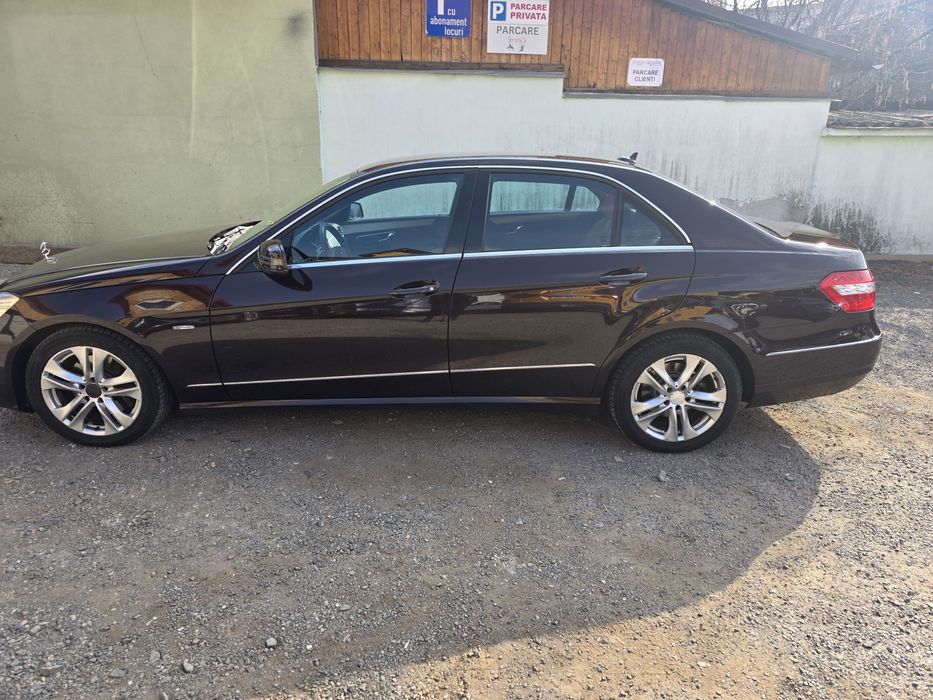 Vând Mercedes E250