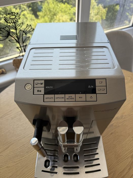 Продавам кафеавтомат De’Longhi PrimaDonna De Luxe S