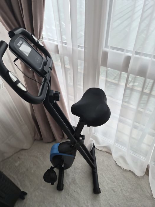 Vând bicicleta eliptica