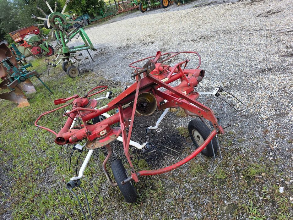 Grebla împrăștiat fan in tiranti la tractor 4 rotoare de 3.6m Potinger