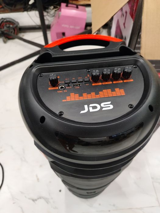 Музыкальная колонка с пультом