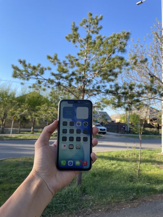 Продам срочно iPhone 11 64GB