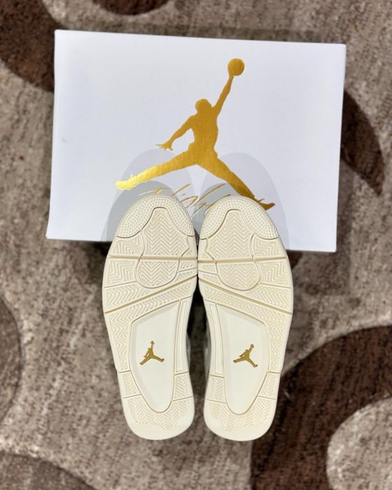 Jordan 4 Metallic Gold (W)