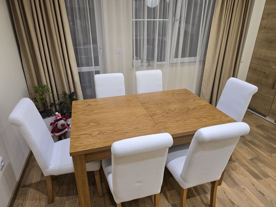 Трапезна маса без столове