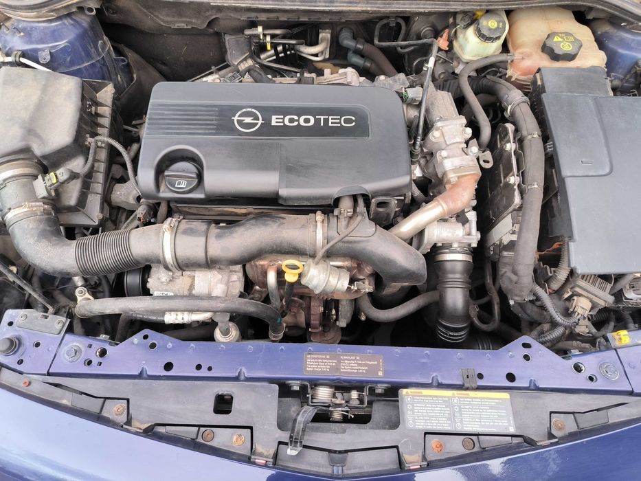 dezmembrez piese auto opel astra j 1.7 cdti A17DTR culoare Z 20Z