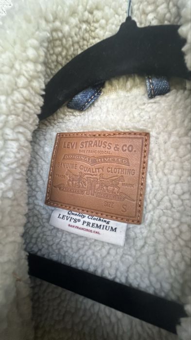 Geacă Levi’s lungă din blugi, cu căptușeală sherpa – damă