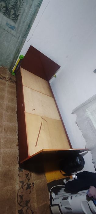 Отдам кровать с матрасам
