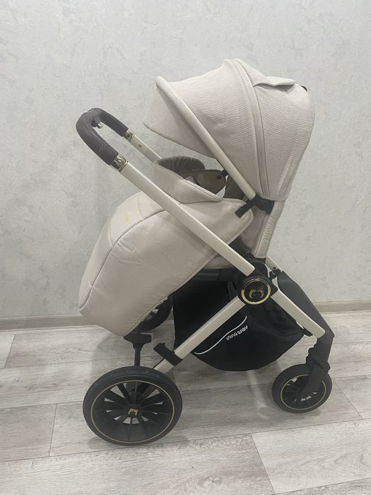 Продам легкую коляску