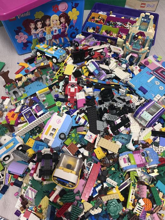 Piese Lego vrac + cutie depozitare + plansa cu doua fete Lego