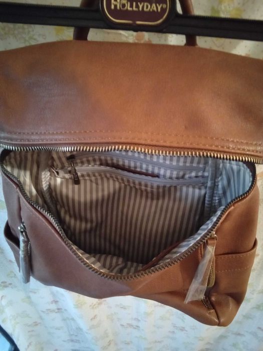 Geanta convertibila in rucsac, nou cu eticheta