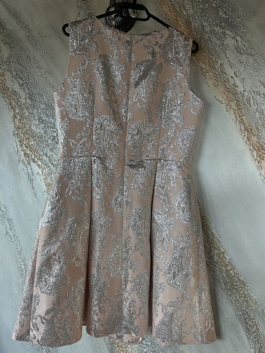 Rochie de ocazie nude cu argintiu