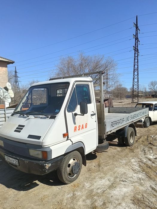 Продам Рено б90 бортовой рассмотрим варианты обмена