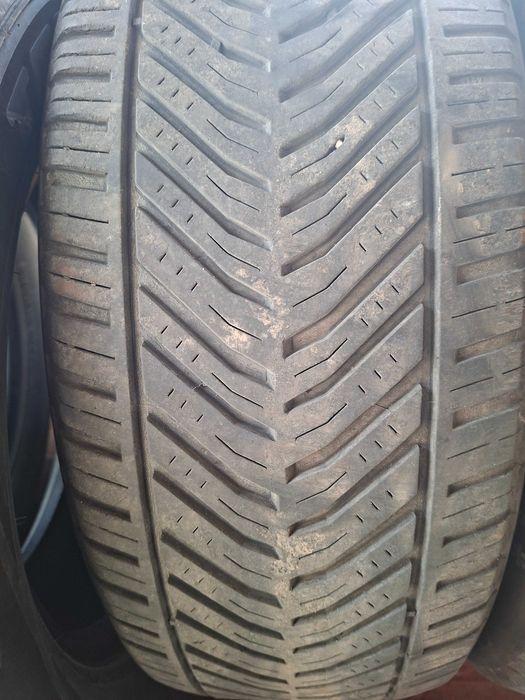 Всесезонни  Гуми Джипови SUV