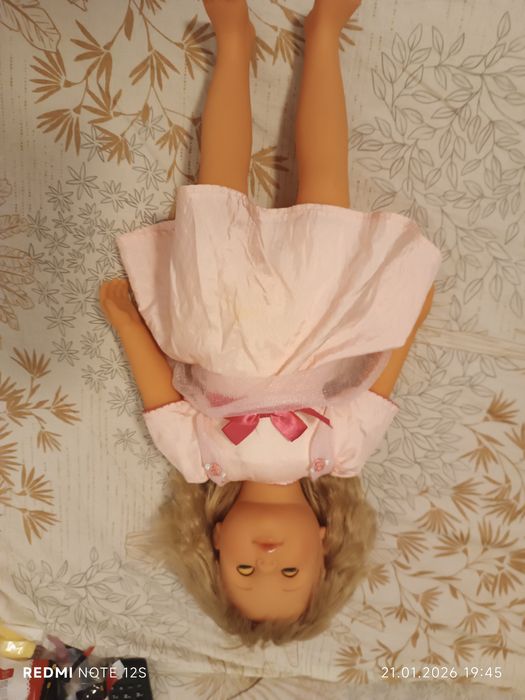 Păpușa care vorbește în limba germana