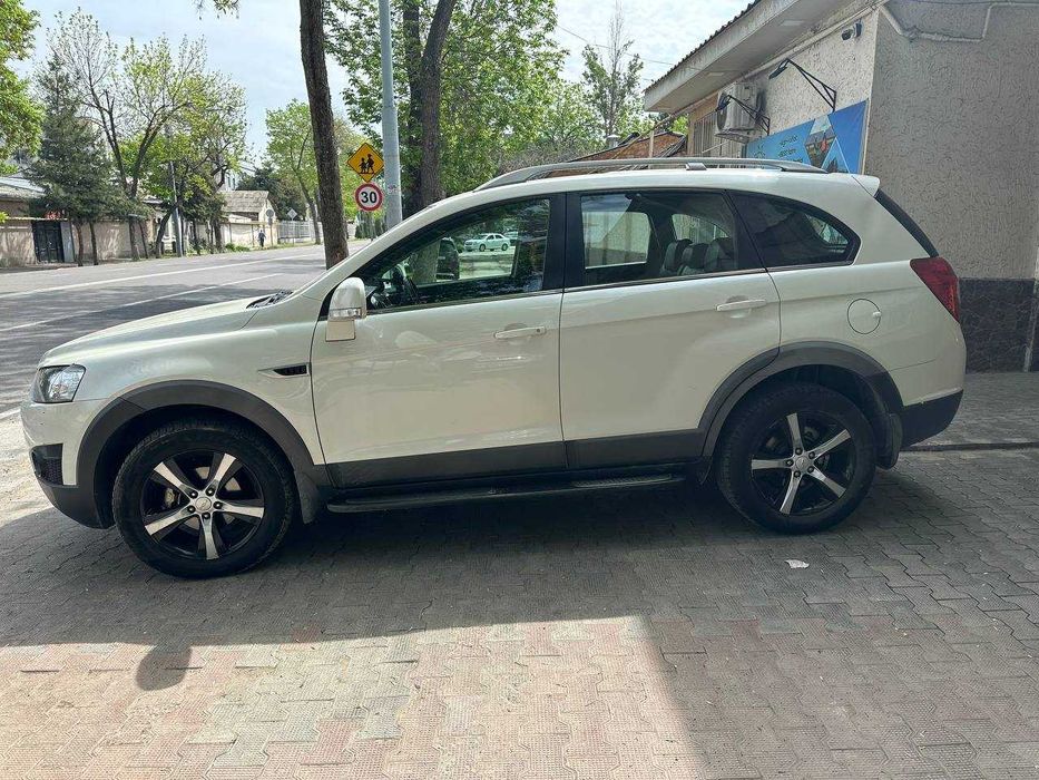 Chevrolet Captiva 2011 — 2
