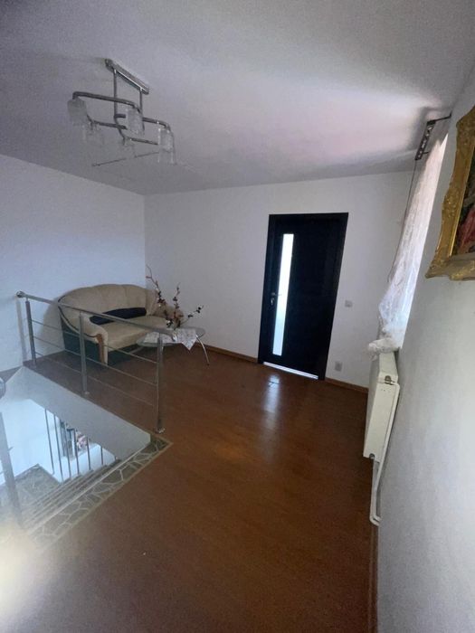 Casa de vanzare complet mobilata