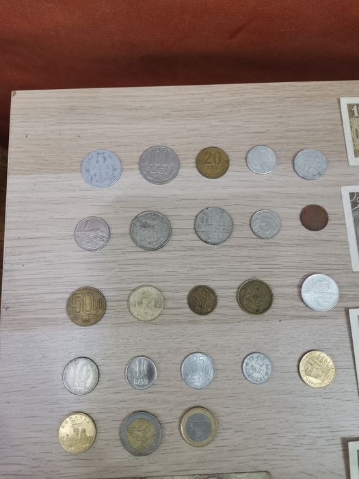 Vând bancnote si monede vechi