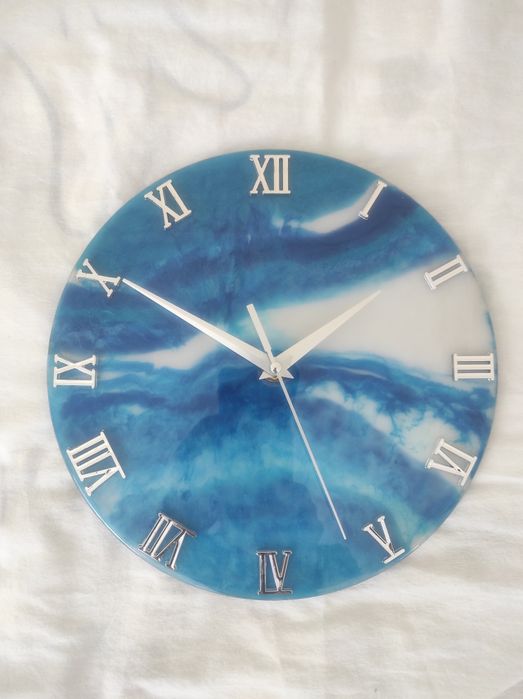 АРТ Часовници изработени от епо. Смола и МДФ или дърво