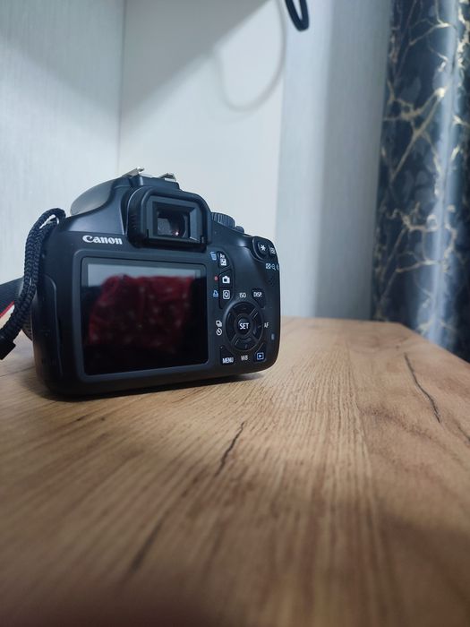 зеркальный фотоаппарат eos1100D