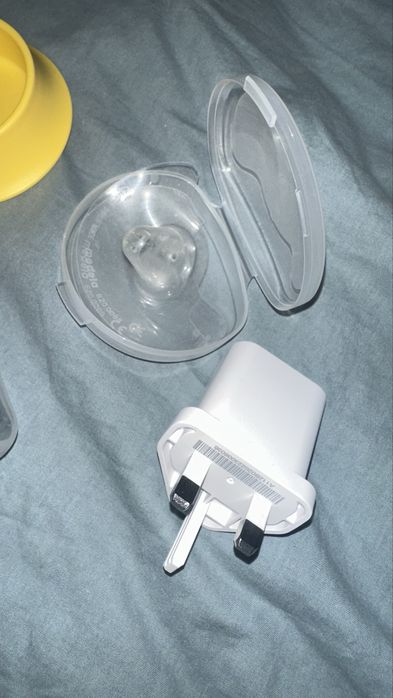 Продам молокоотсос Medela Solo