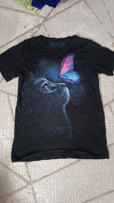 Продам  футболки