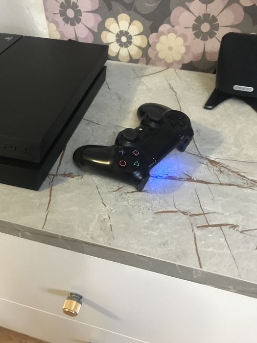 Продам PS4 500GB  +GTA5