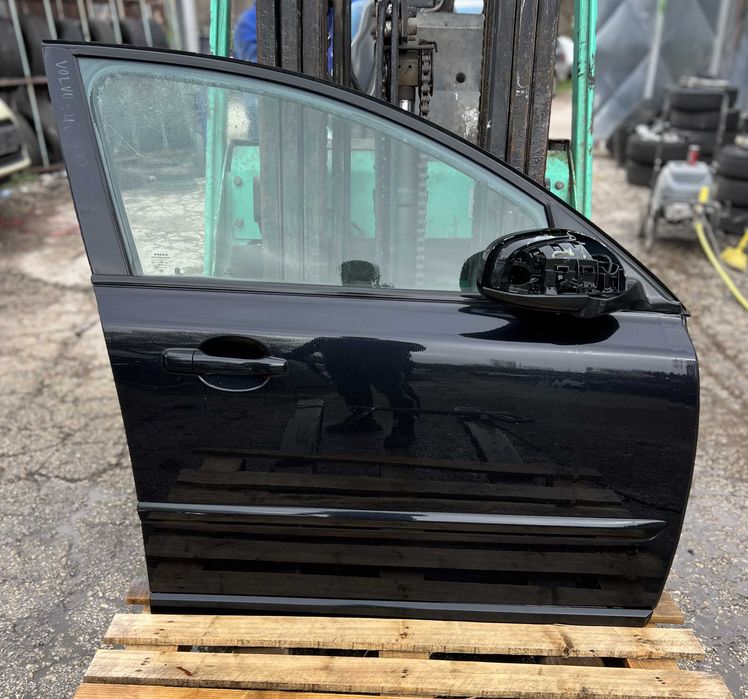 Предна врата за Volvo S40 / Волво С40 2007г