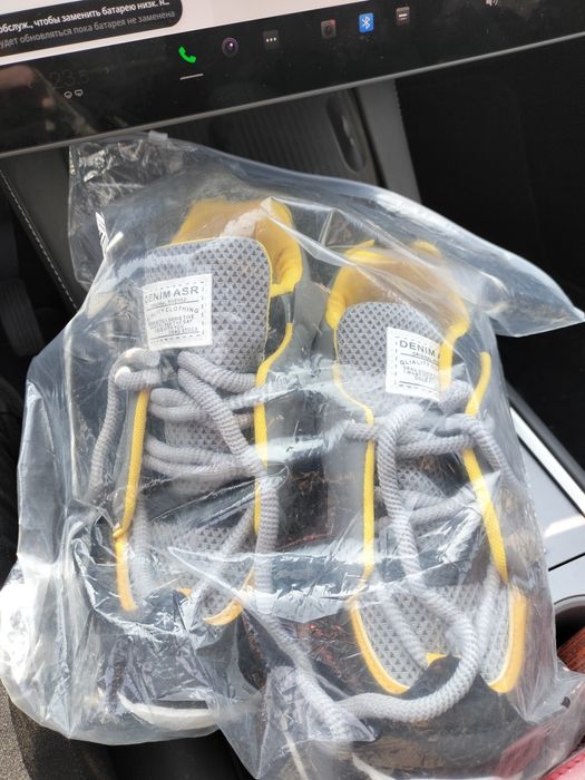 Кроссовки серые на 38,5 размер