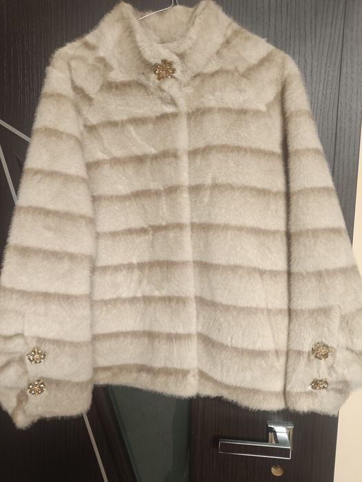 Къси палтенца - фуксия/бежави