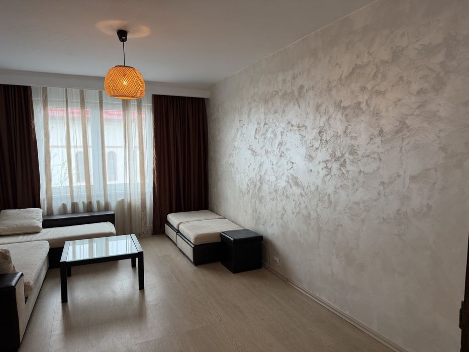 De închiriat apartament 3 camere Reghin