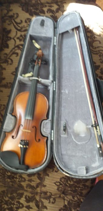 Продам скрипки 2/4, и 3/4