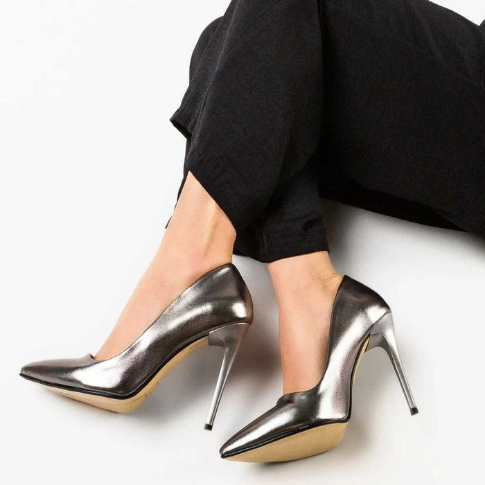 Дамски обувки на ток Стилето