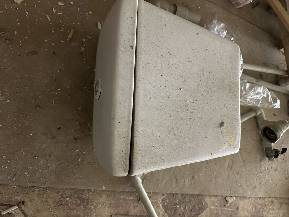 Дүкен бұзылып жатыр