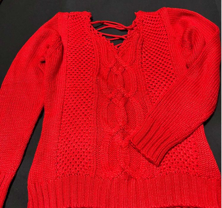 Червен пуловер S