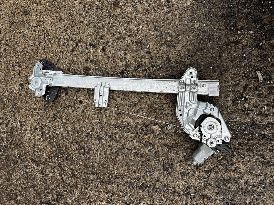 Преден десен стъклоповдигач с моторче Honda Jazz 2008г-2015г