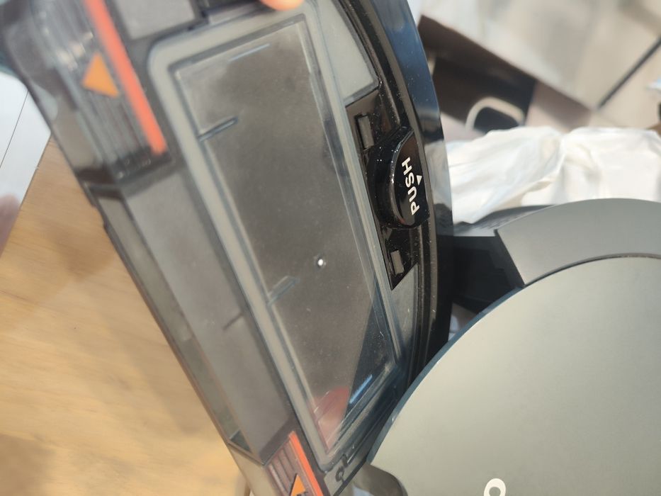 OSKAR - Робот прахосмукачка