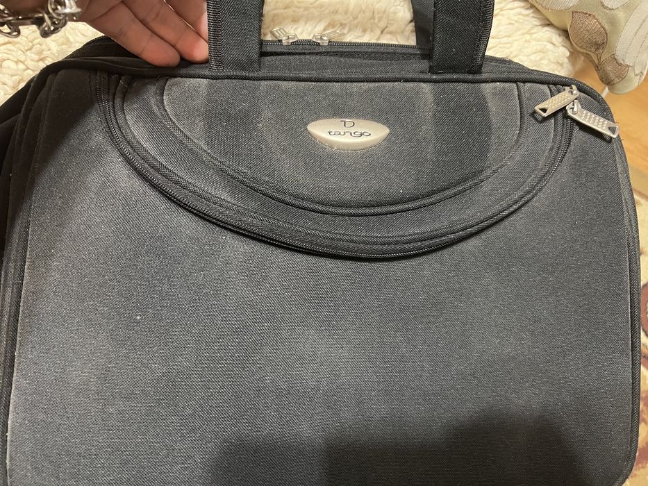 Чанта Д Танго и за лаптоп става