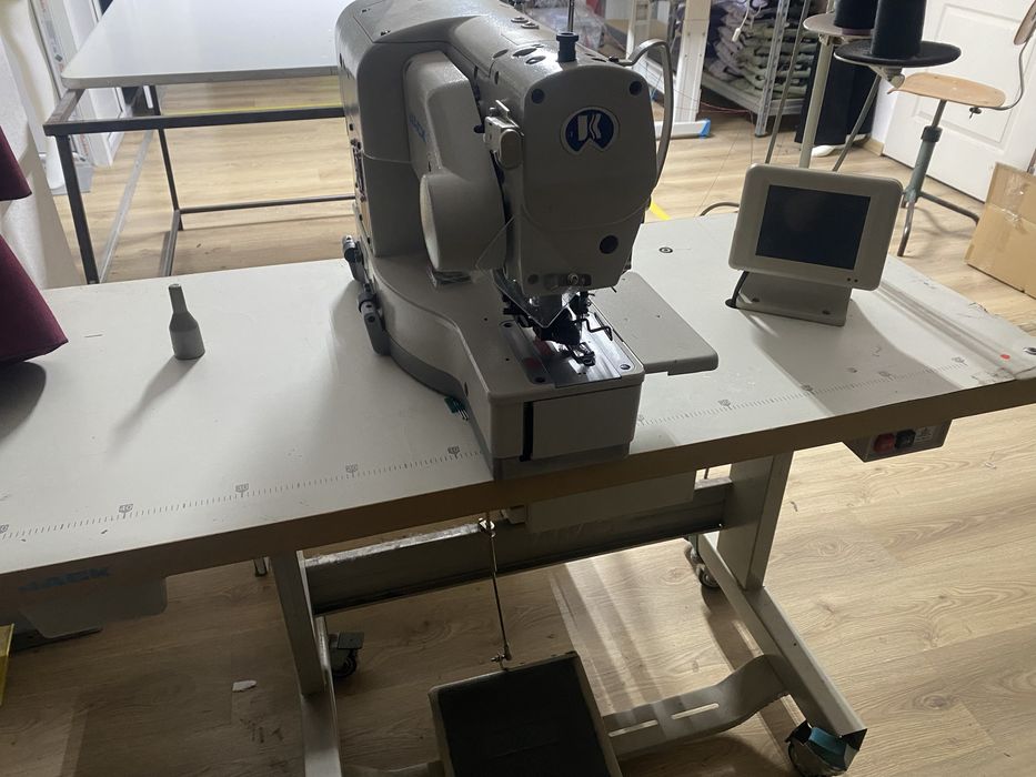 butonira usoara/ lenjerie