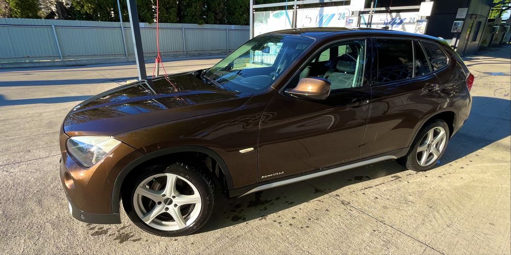 BMW X1 2011 — imagine 2