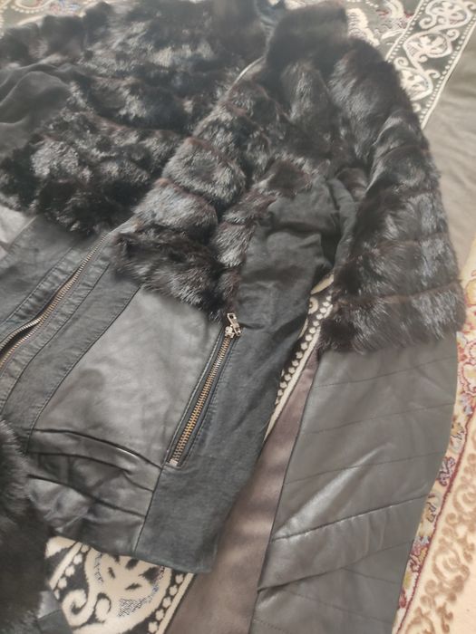 Продается замшево- кожаная норковая куртка с прочными замками