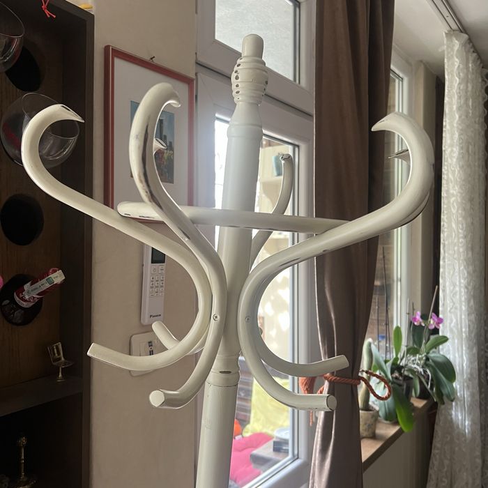 Дървена закачалка  състарена