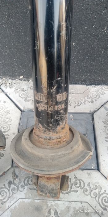 Амортизатор на Лексус