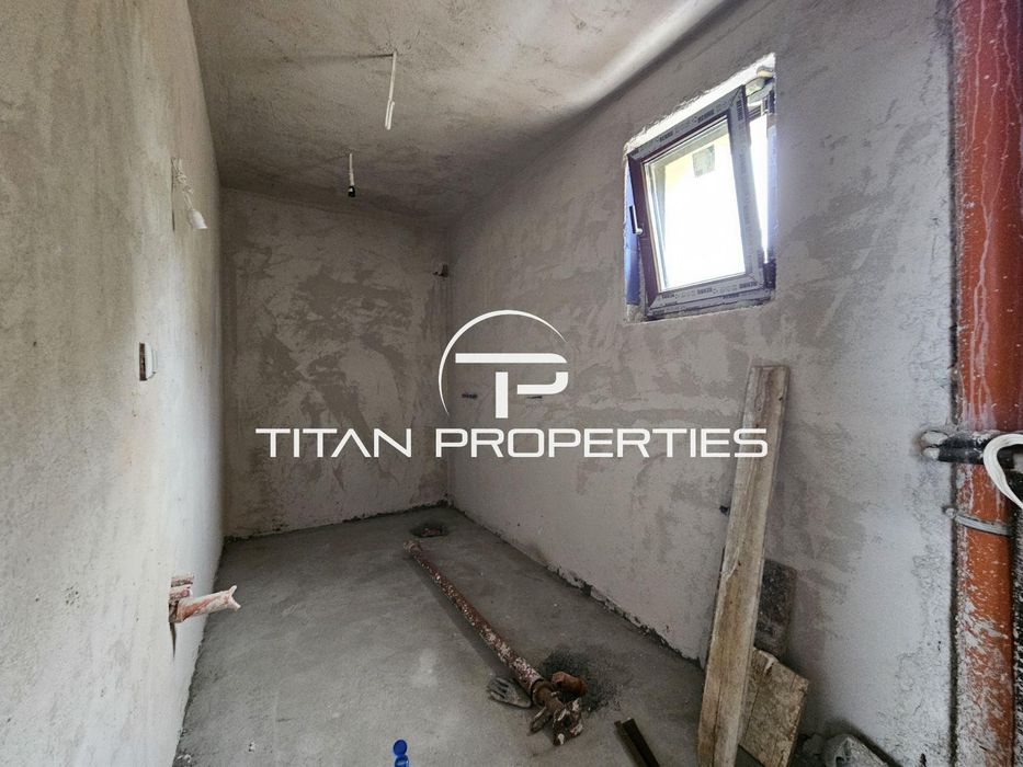 Продава се Къща в Варна, м-т Акчелар - 160 кв.м за 2000 €/кв.м - Снимка #9