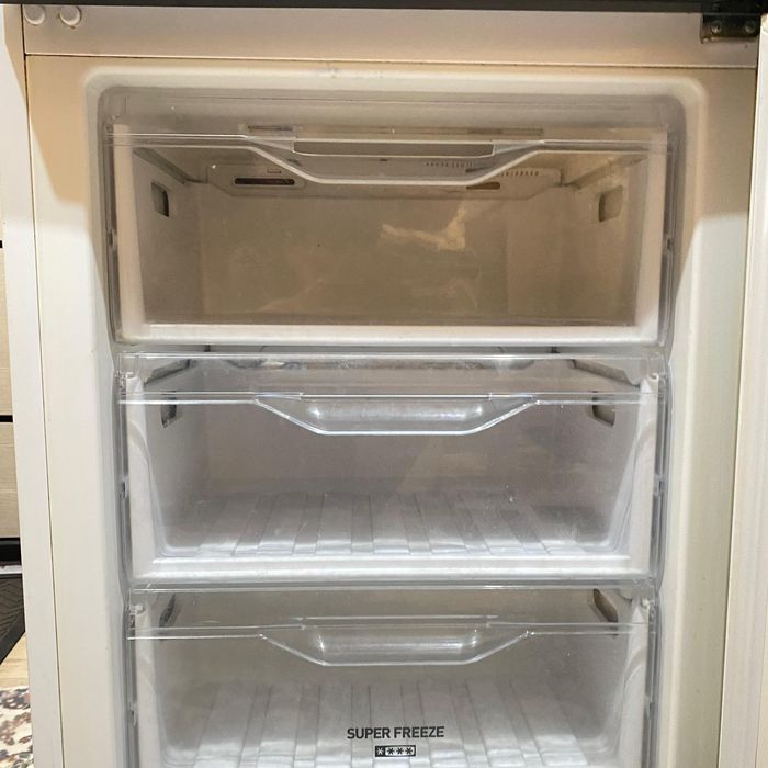Продам холодильник