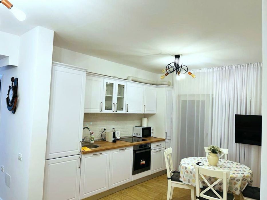 Apartament 3 camere, lux, Mamaia Nord — 30m de plajă