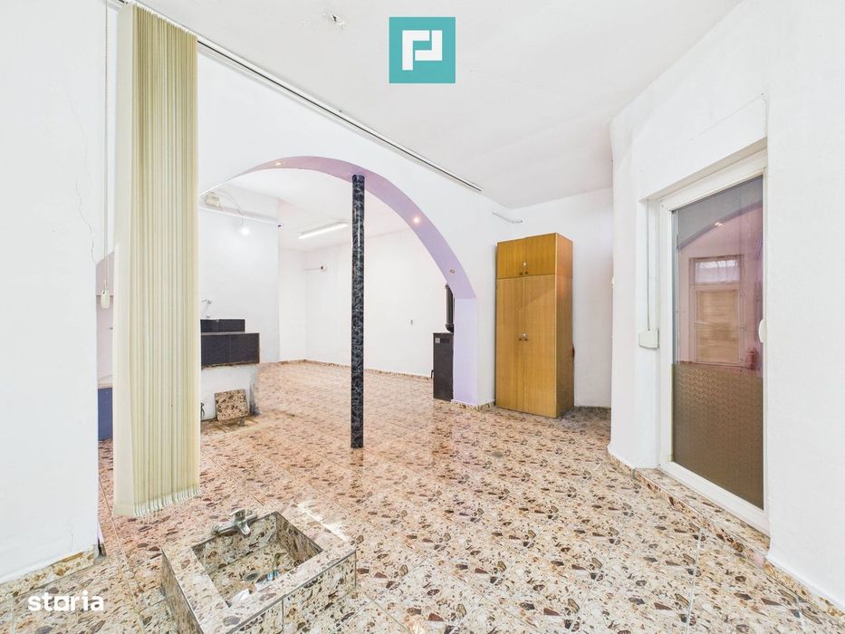 Spațiu comercial central, în Sântana - Arad