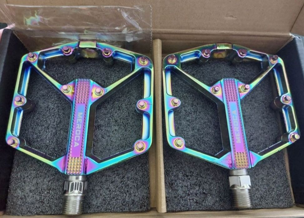 Многоцветни алуминиеви педали за колело