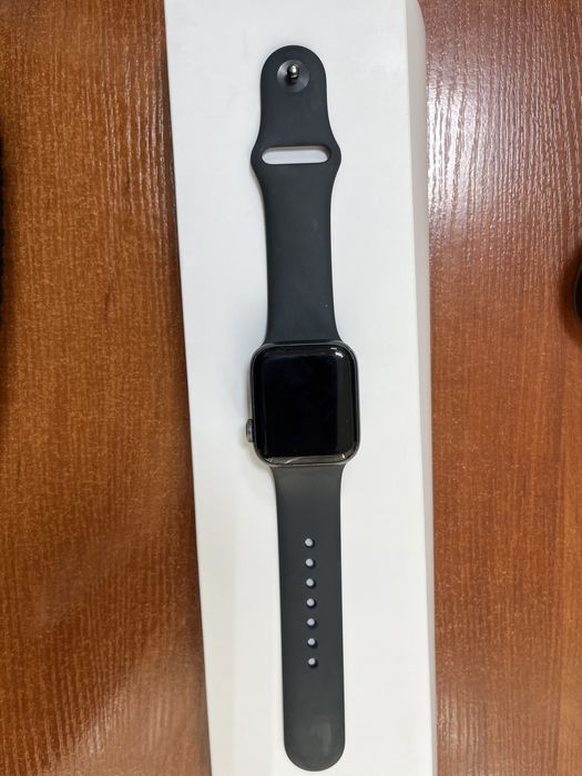 Apple Watch SE 40mm Space Gray Aluminum