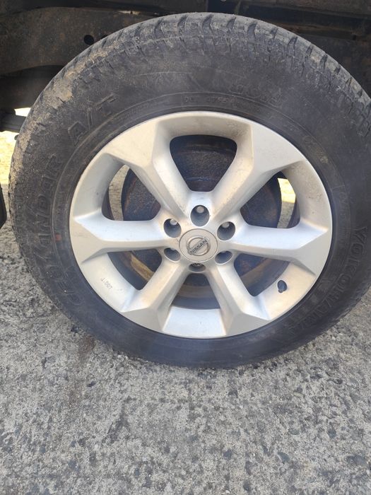 Джанти с гуми -Nissan Navara ADVENTURE -2.5dci-174кс-2006г