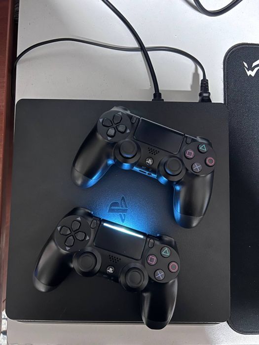 Продам PlayStation 4
